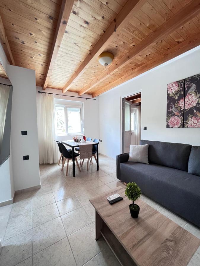 Kosaris Cottage Zipárion Kültér fotó